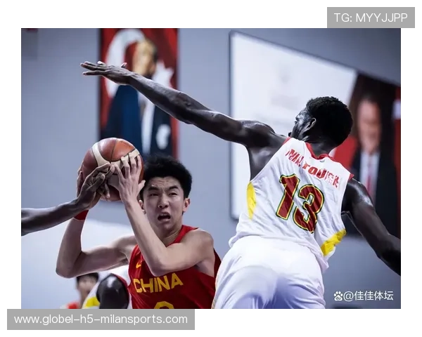 CBA 球员用身体优势在内线完成统治