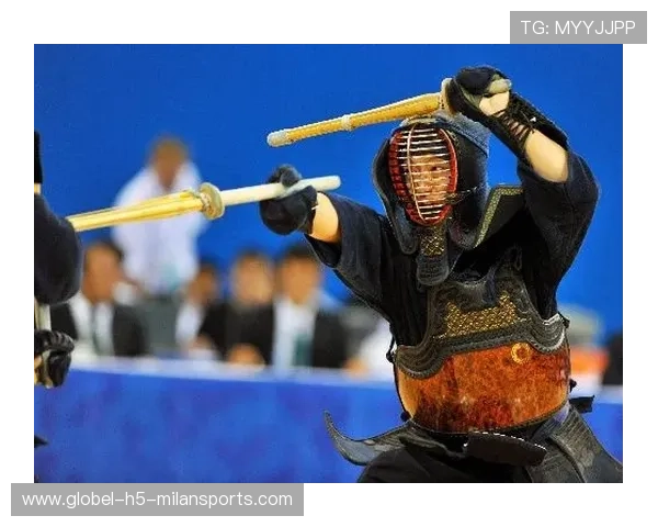 剑道选手拔刀那刻全场安静宛如古战场