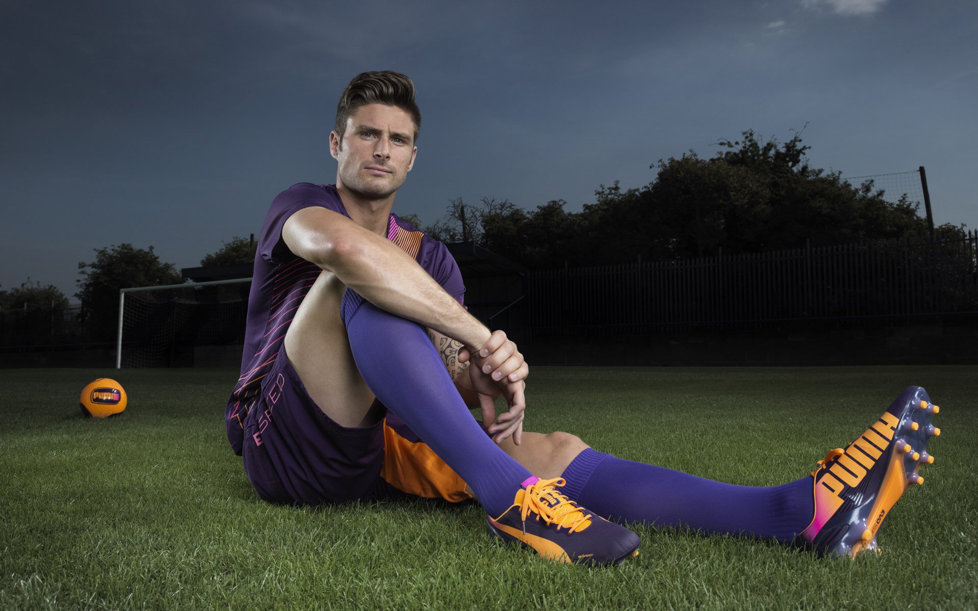 场地情况变化频繁队伍赛前适应训练安排更加灵活，比赛场地怎么形容